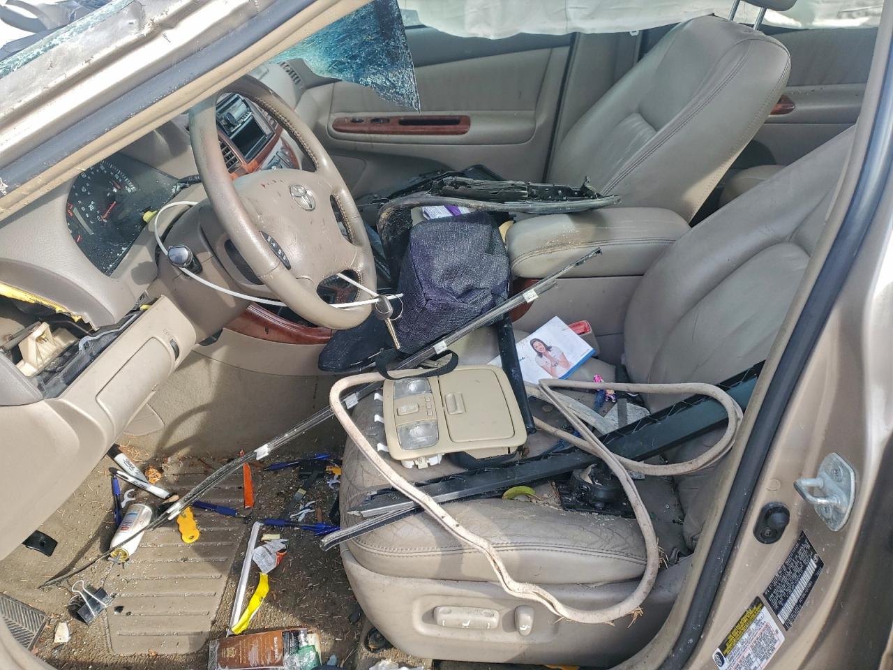 2004 TOYOTA CAMRY LE photo 7