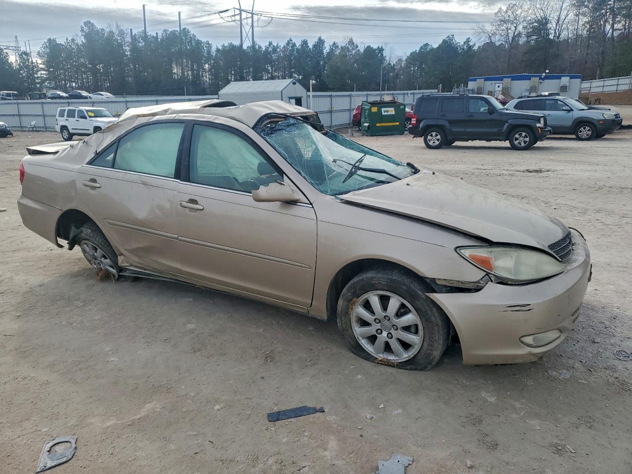 2004 TOYOTA CAMRY LE photo 4