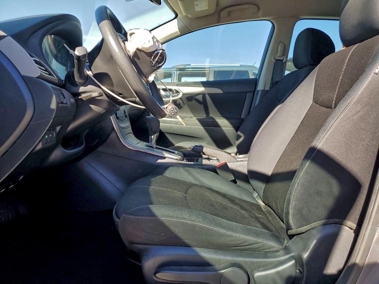2015 NISSAN SENTRA S photo 7