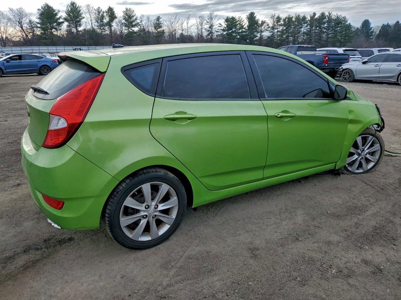 2014 HYUNDAI ACCENT GLS photo 3