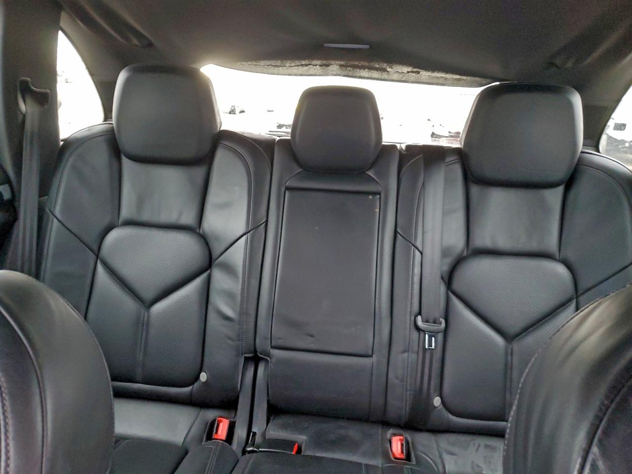 2011 PORSCHE CAYENNE photo 10