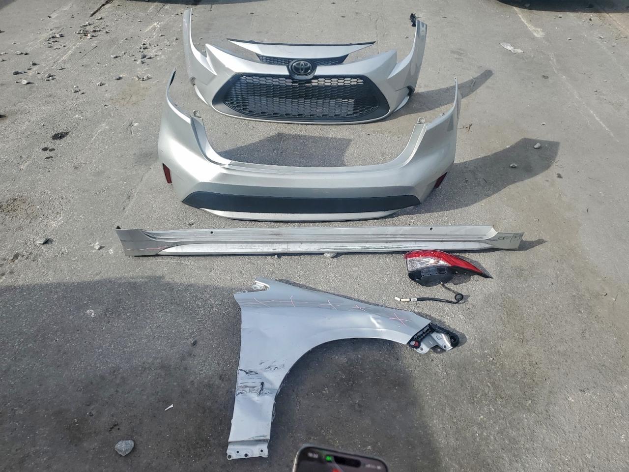 2021 TOYOTA COROLLA LE photo 12