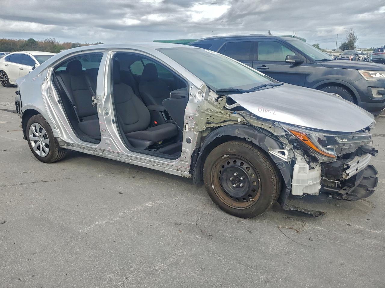 2021 TOYOTA COROLLA LE photo 4