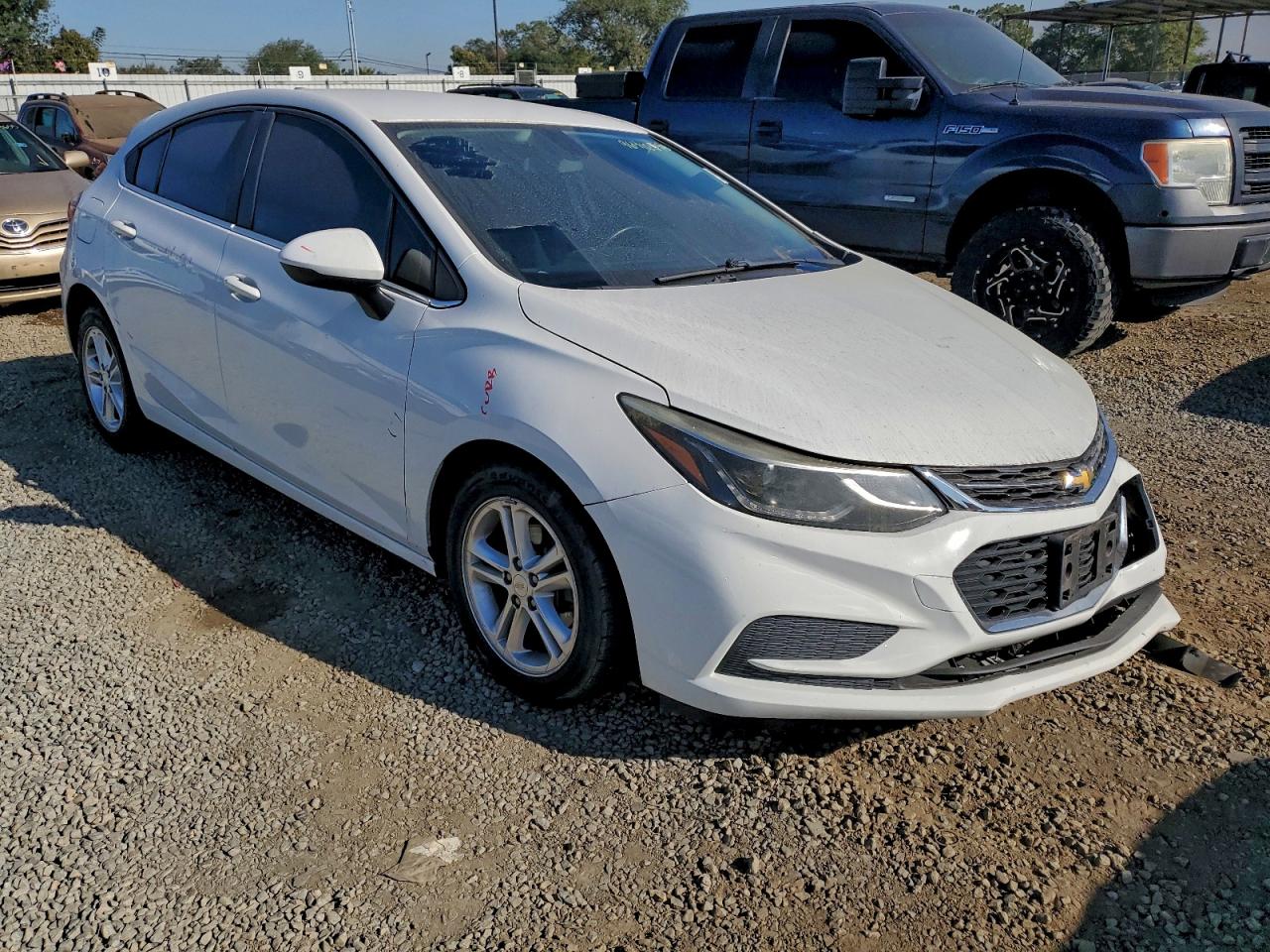 2017 CHEVROLET CRUZE LT photo 4