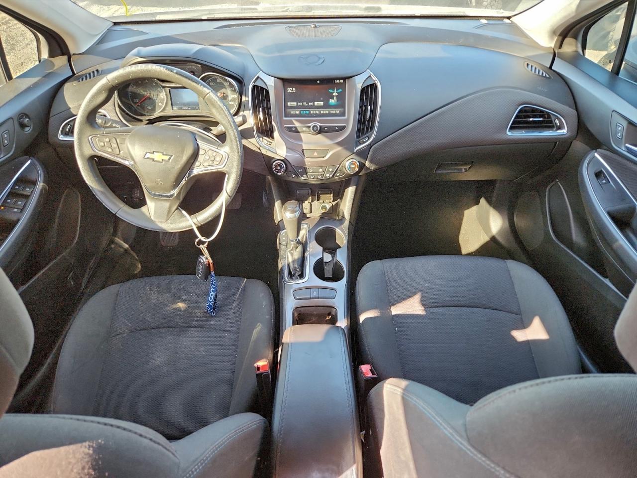 2017 CHEVROLET CRUZE LT photo 8
