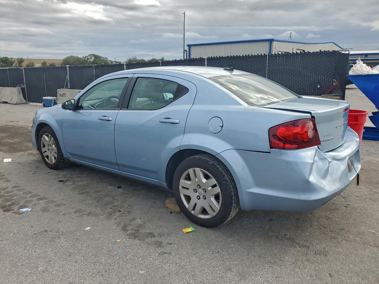2013 DODGE AVENGER SE photo 2
