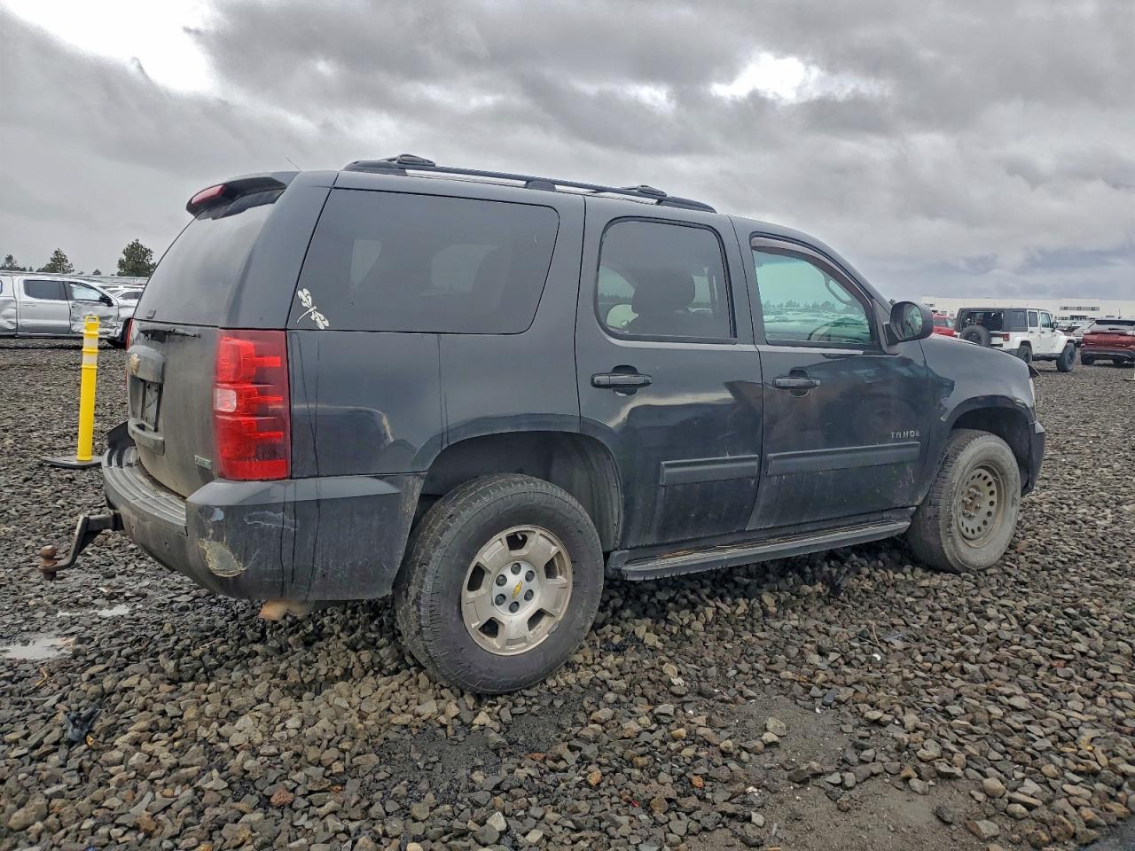 2011 CHEVROLET TAHOE K1500 LS photo 3