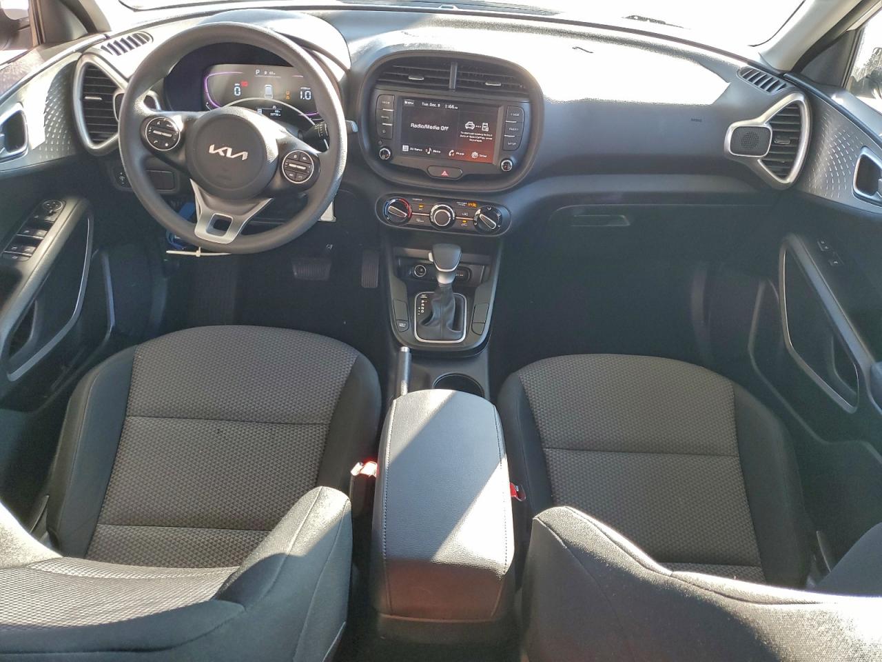 2025 KIA SOUL LX photo 8