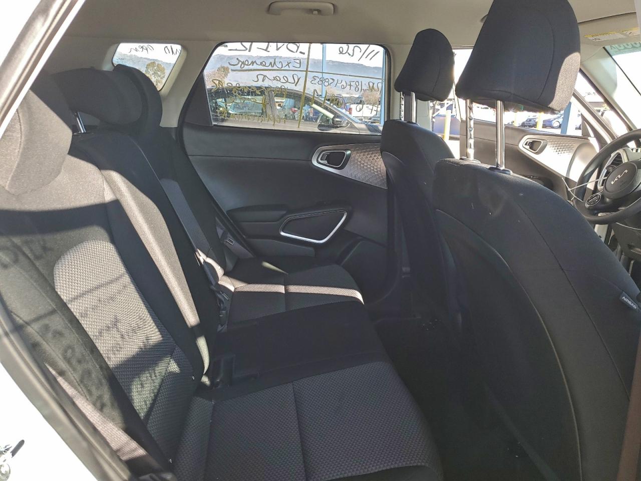 2025 KIA SOUL LX photo 11