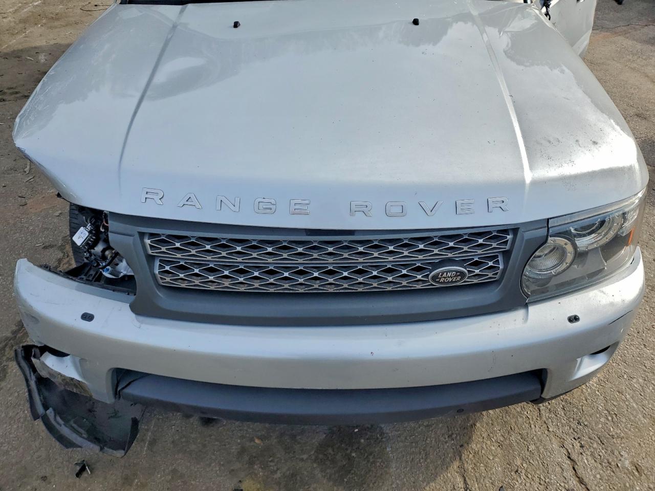 2010 LAND ROVER RANGE ROVER SPORT LUX photo 12