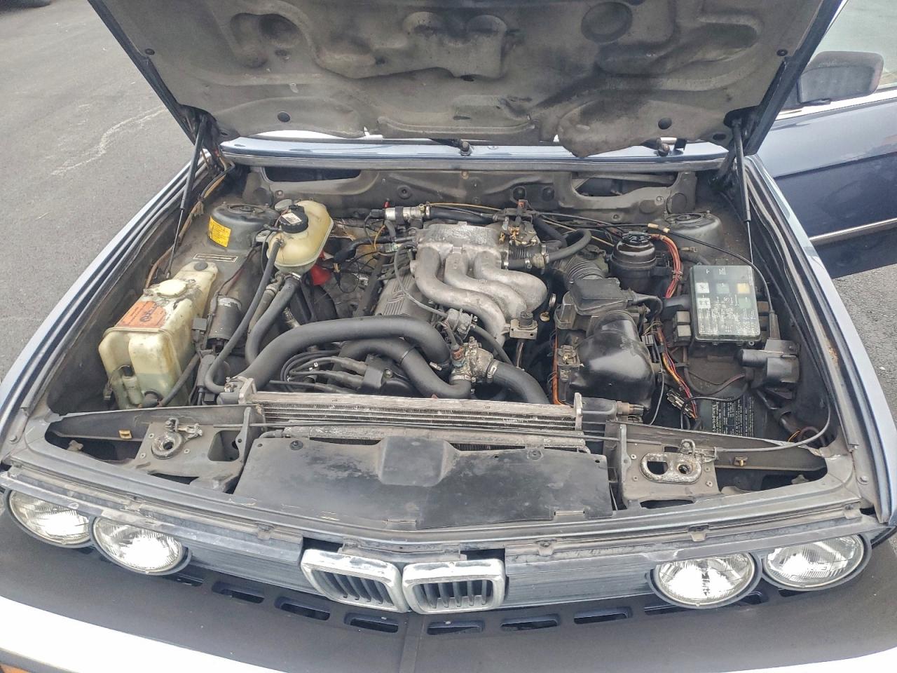 1984 BMW 5 SERIES photo 11