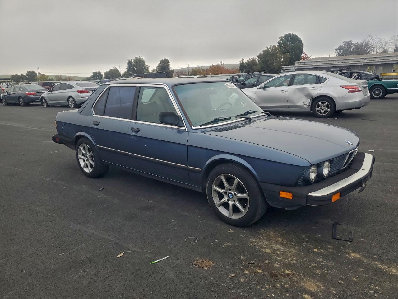 1984 BMW 5 SERIES photo 4