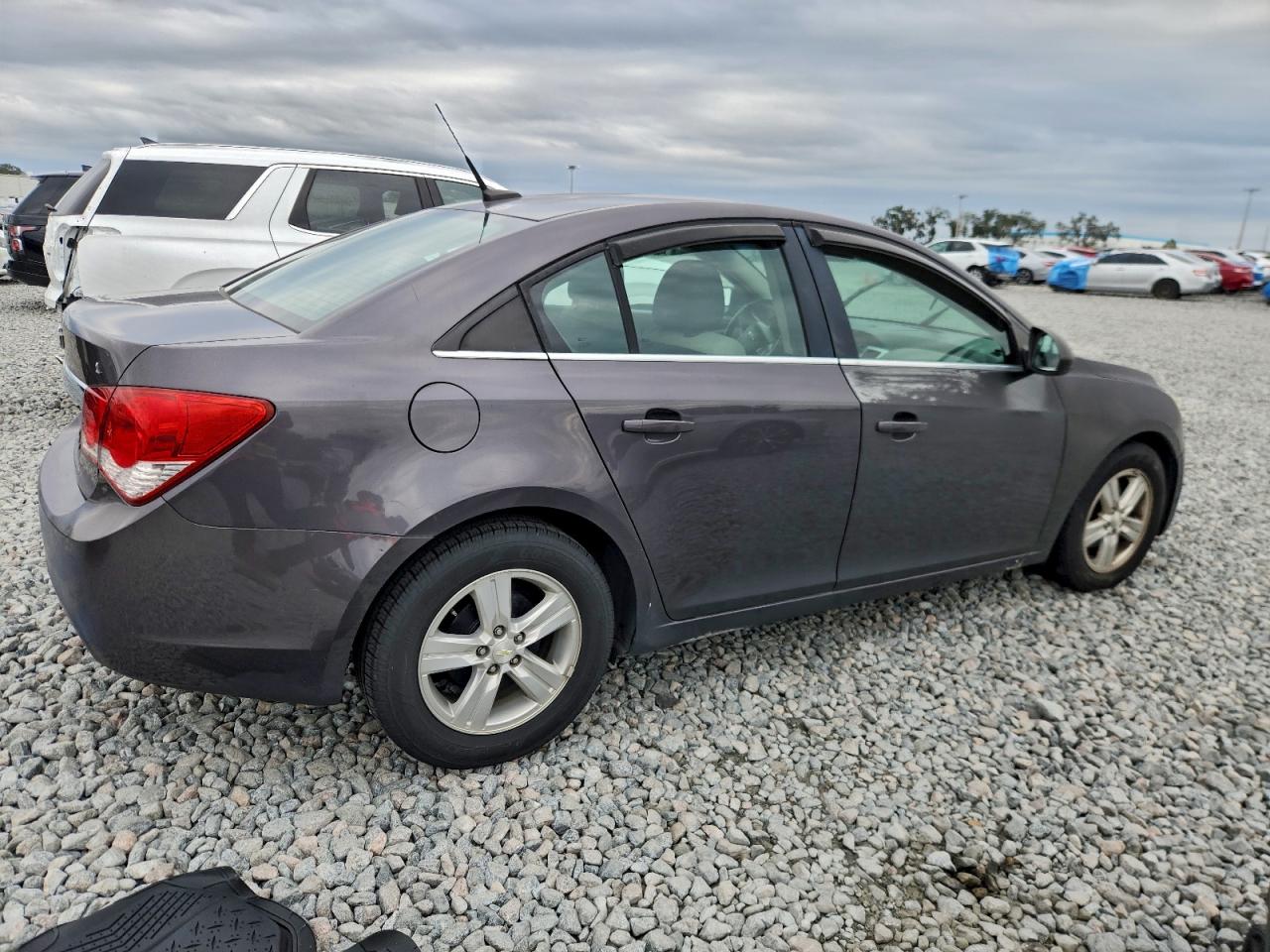 2011 CHEVROLET CRUZE LS photo 3