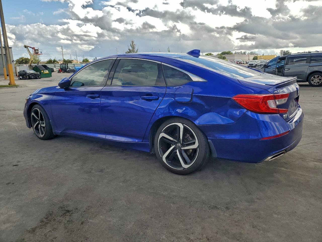 2020 HONDA ACCORD SPORT photo 2