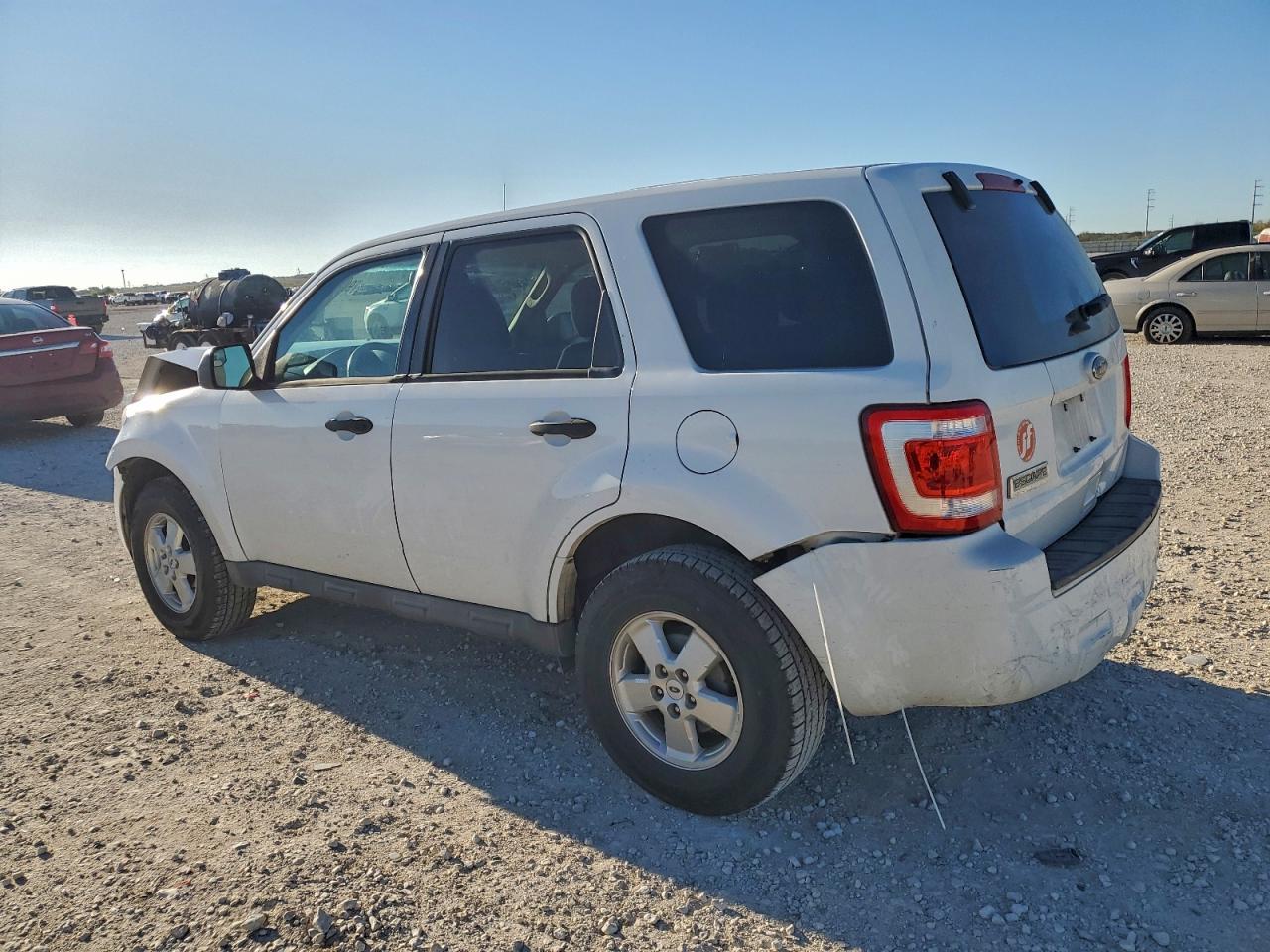 2011 FORD ESCAPE XLS photo 2