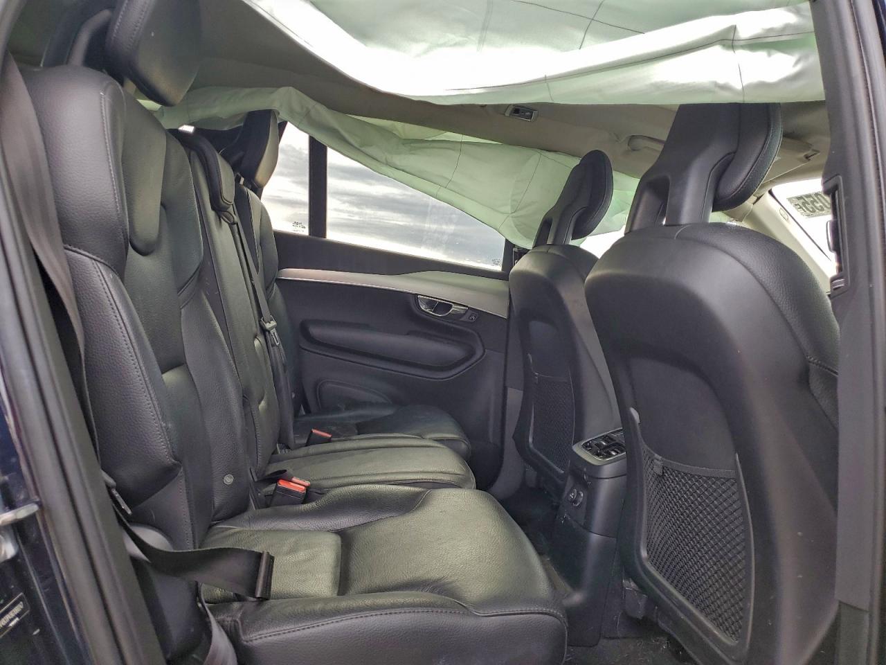 2016 VOLVO XC90 T8 photo 11