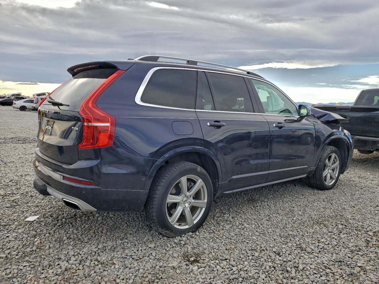 2016 VOLVO XC90 T8 photo 3