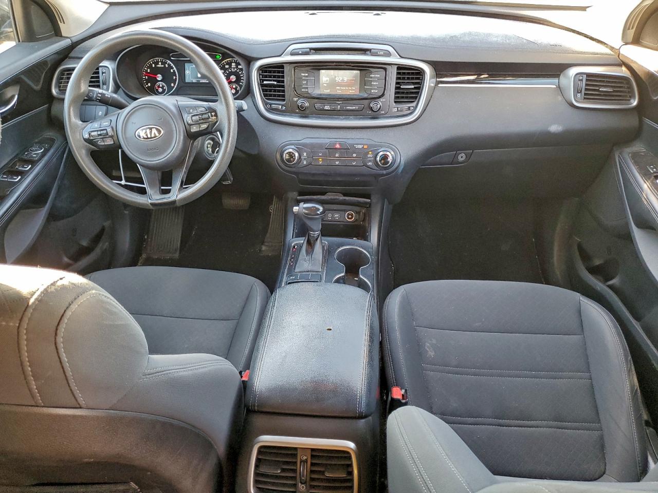 2016 KIA SORENTO LX photo 8