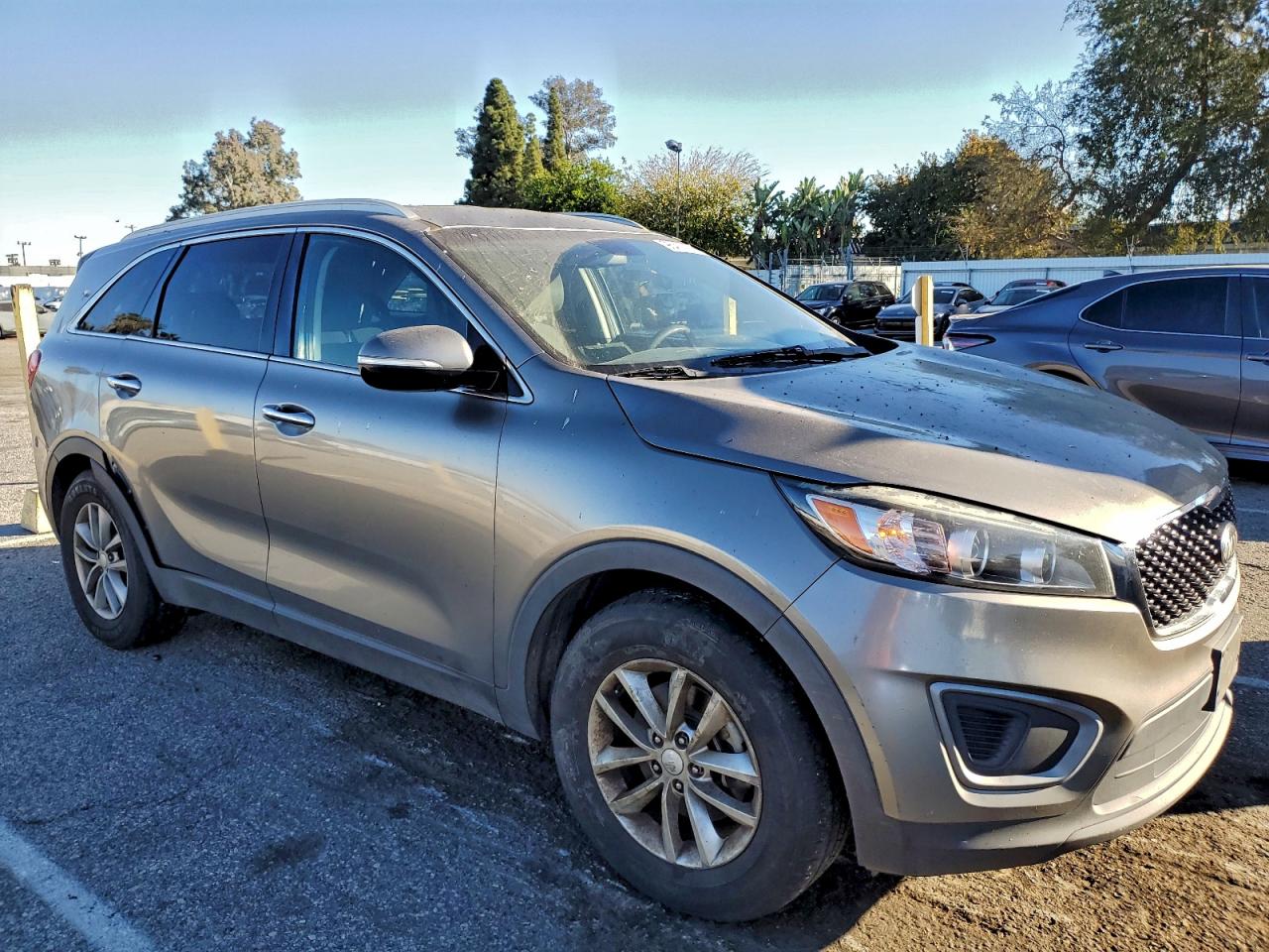 2016 KIA SORENTO LX photo 4