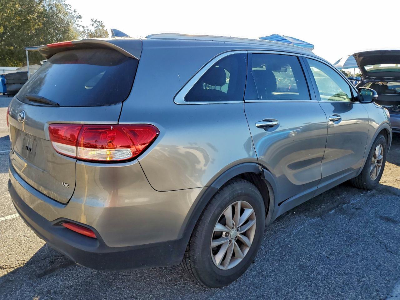 2016 KIA SORENTO LX photo 3