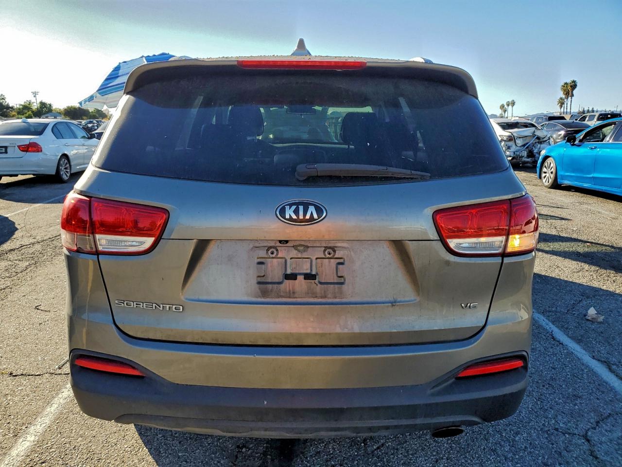2016 KIA SORENTO LX photo 6