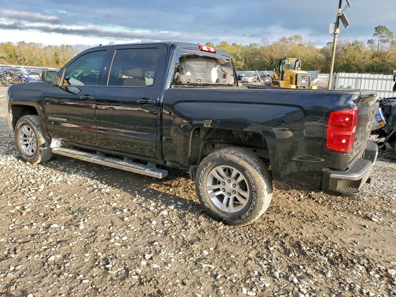 2016 CHEVROLET SILVERADO C1500 LT photo 2