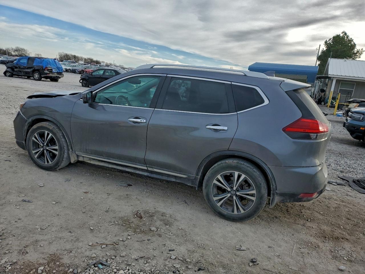 2017 NISSAN ROGUE S photo 2