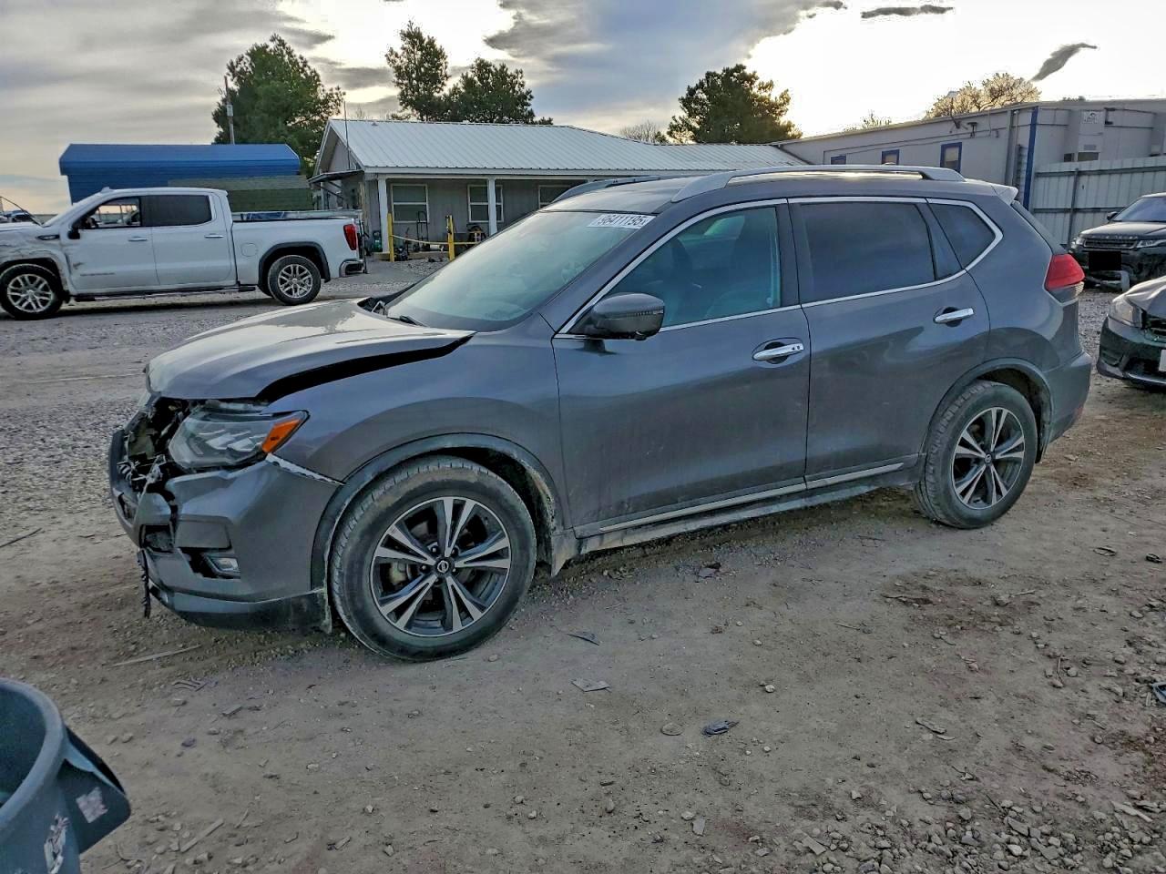 2017 NISSAN ROGUE