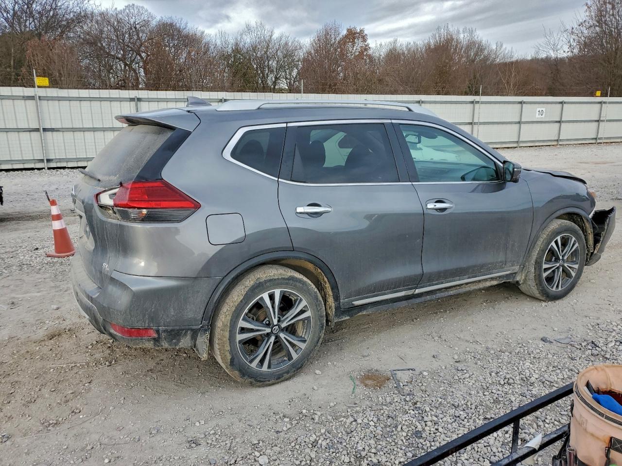 2017 NISSAN ROGUE S photo 3