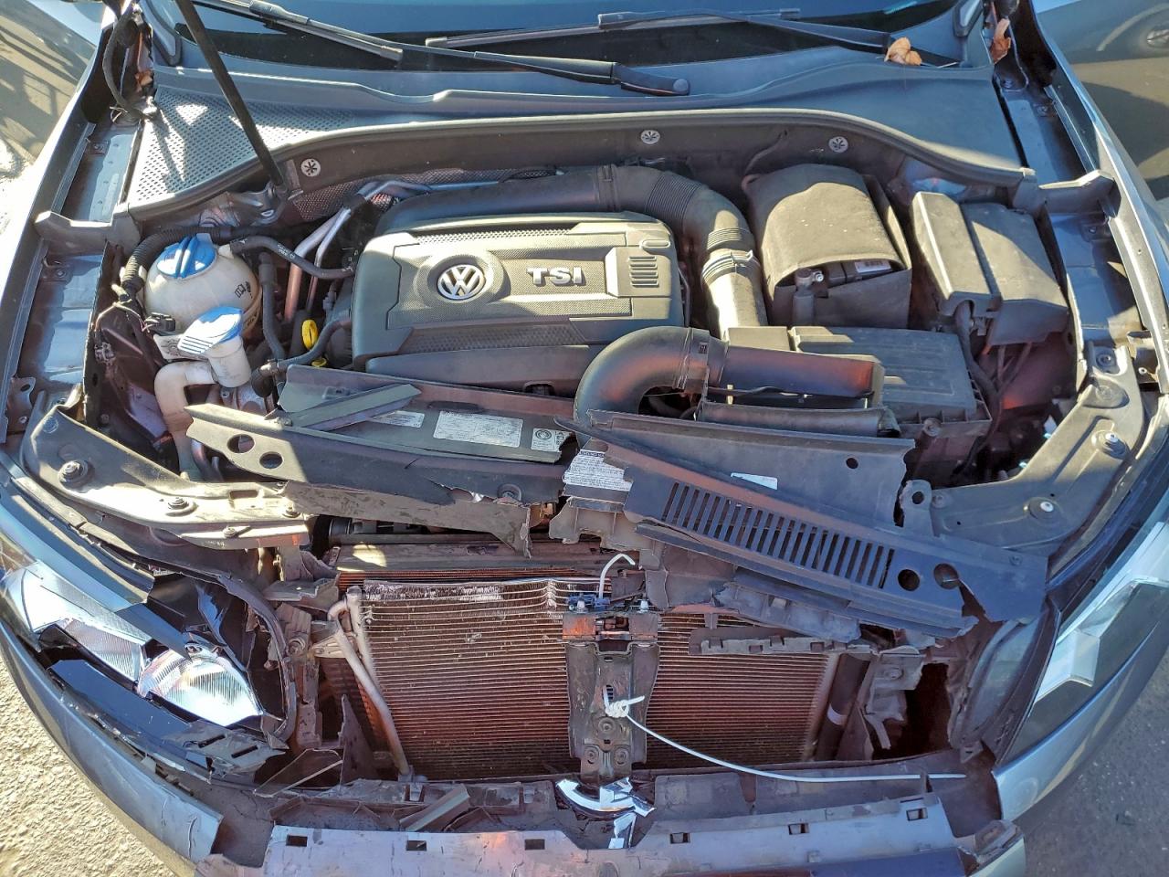 2014 VOLKSWAGEN PASSAT SE photo 11