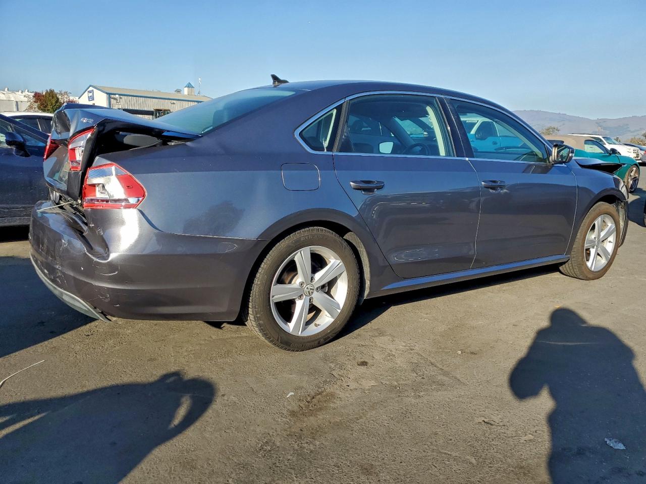 2014 VOLKSWAGEN PASSAT SE photo 3