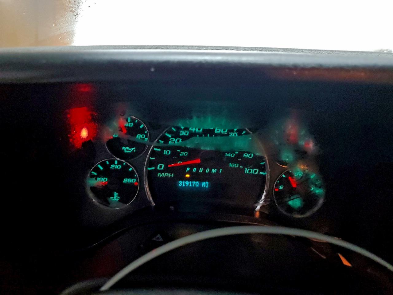 2016 GMC SAVANA G2500 photo 9