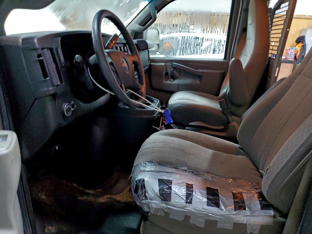2016 GMC SAVANA G2500 photo 7