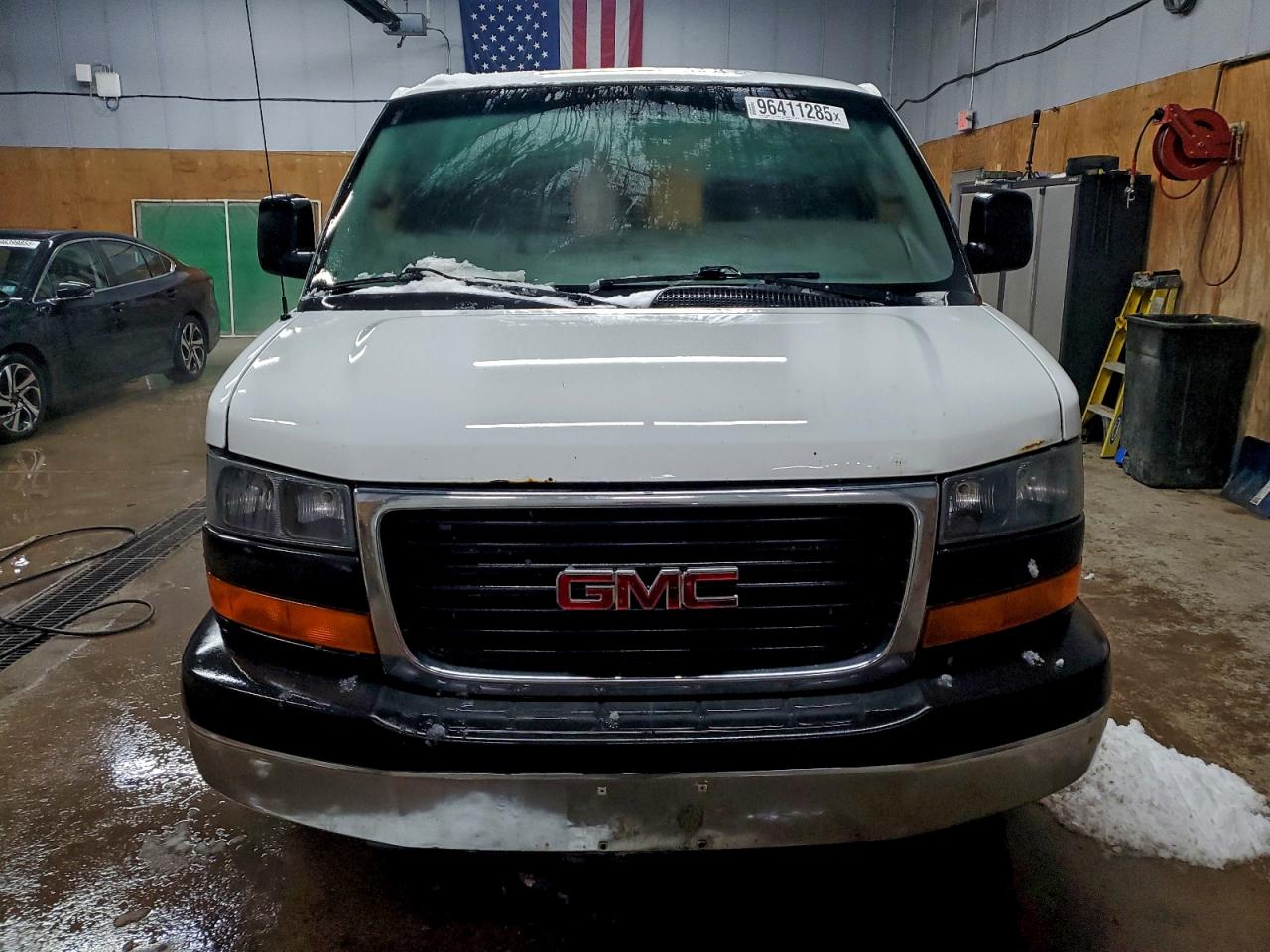 2016 GMC SAVANA G2500 photo 5