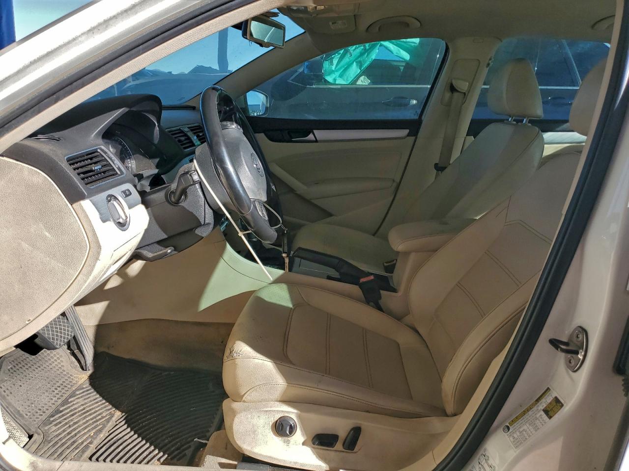 2012 VOLKSWAGEN PASSAT photo 7