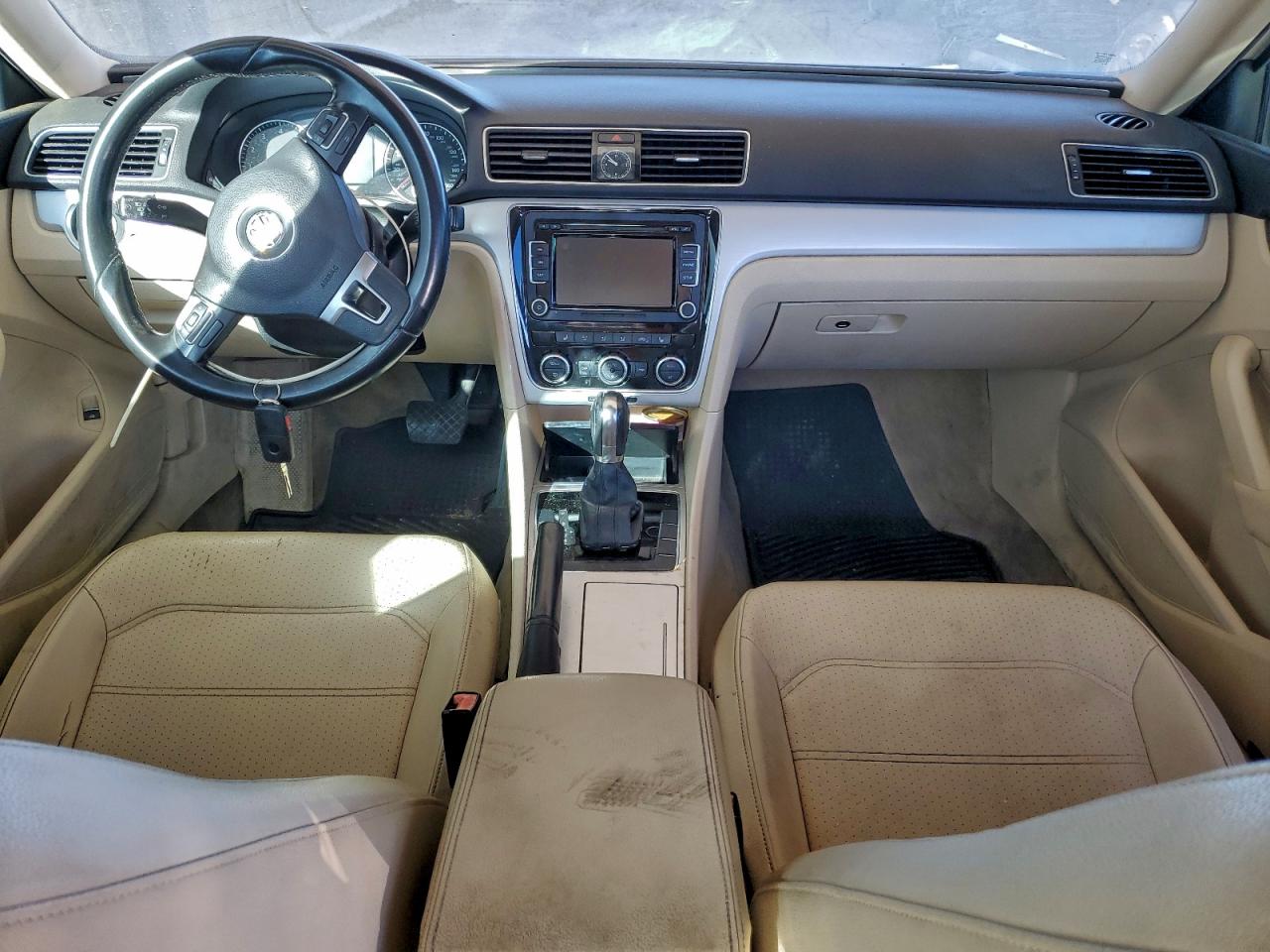 2012 VOLKSWAGEN PASSAT photo 8