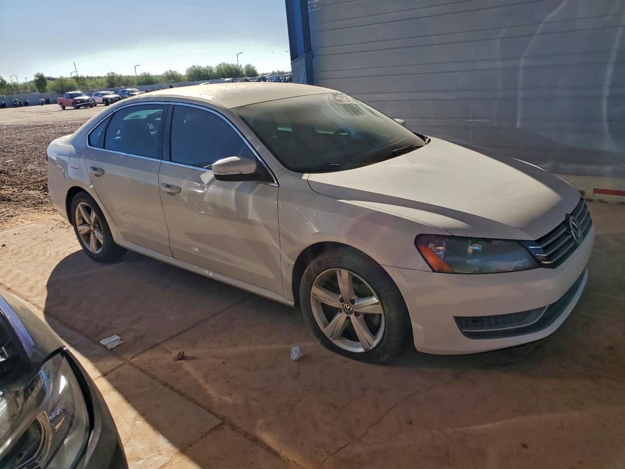 2012 VOLKSWAGEN PASSAT photo 4