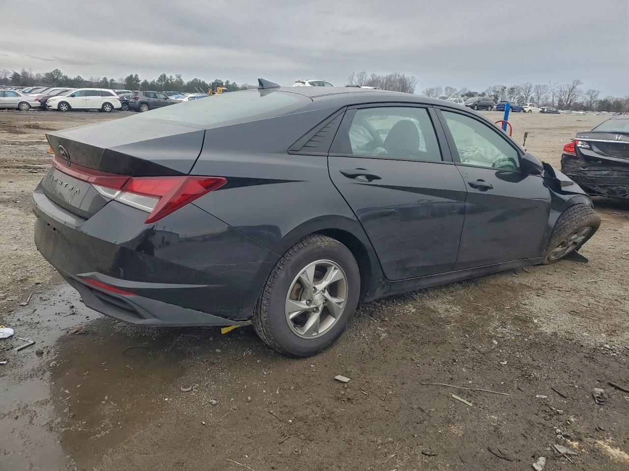 2023 HYUNDAI ELANTRA SE photo 3