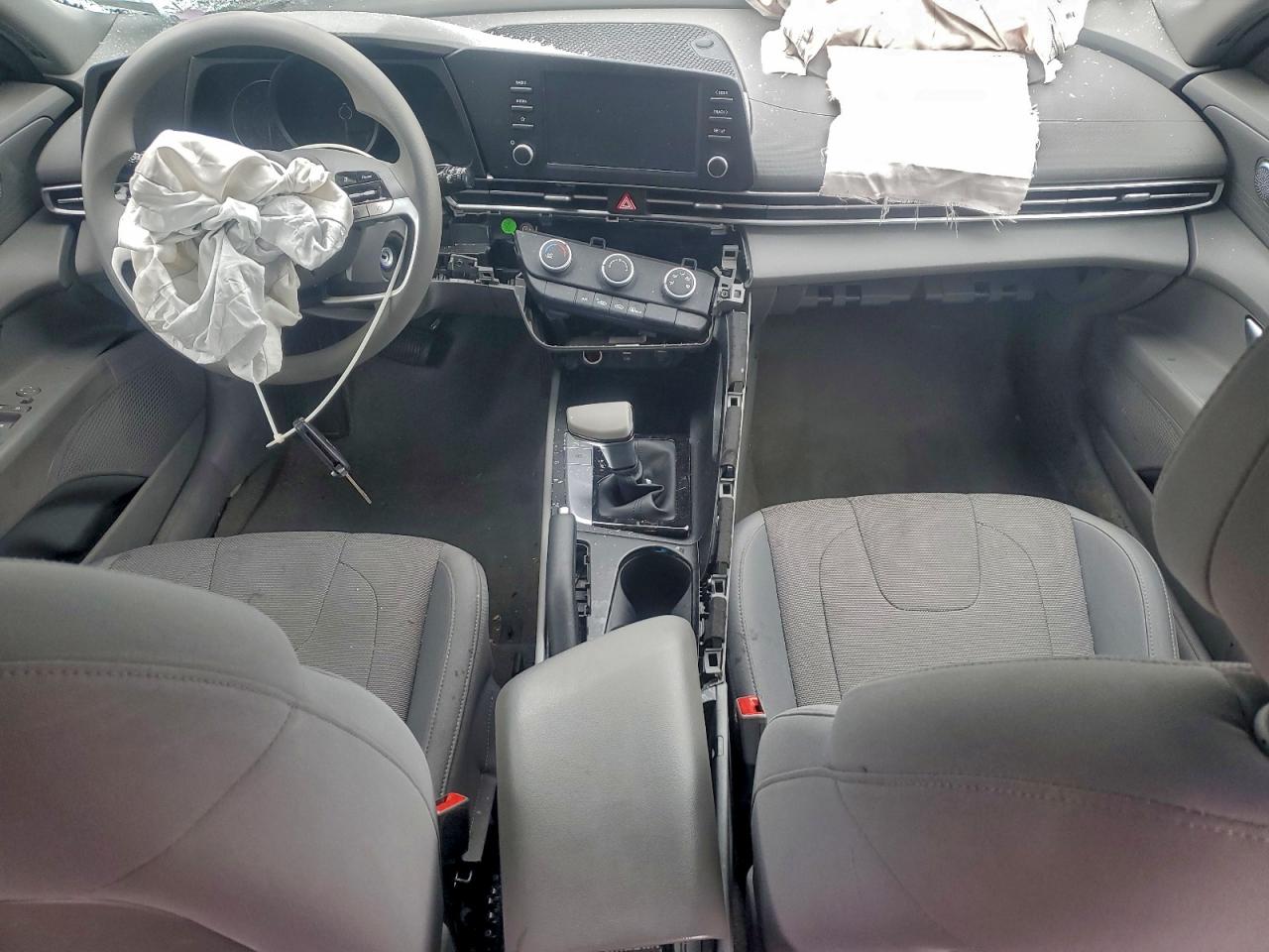2023 HYUNDAI ELANTRA SE photo 8