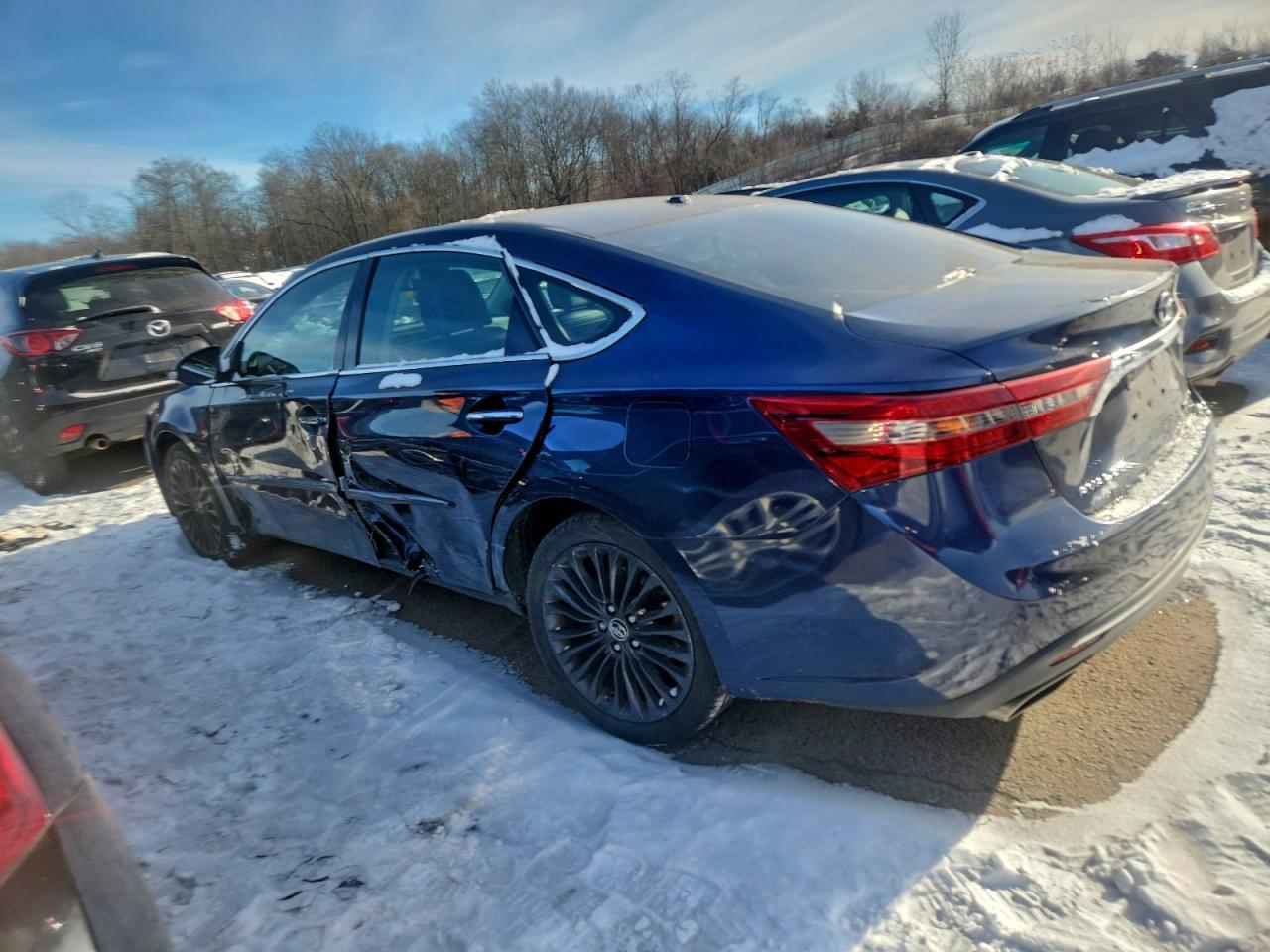 2016 TOYOTA AVALON XLE photo 2