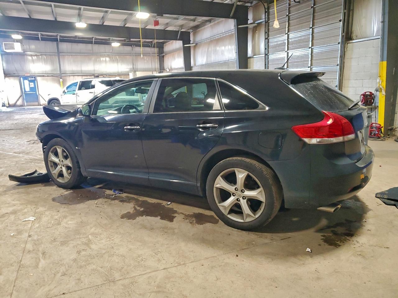 2009 TOYOTA VENZA photo 3