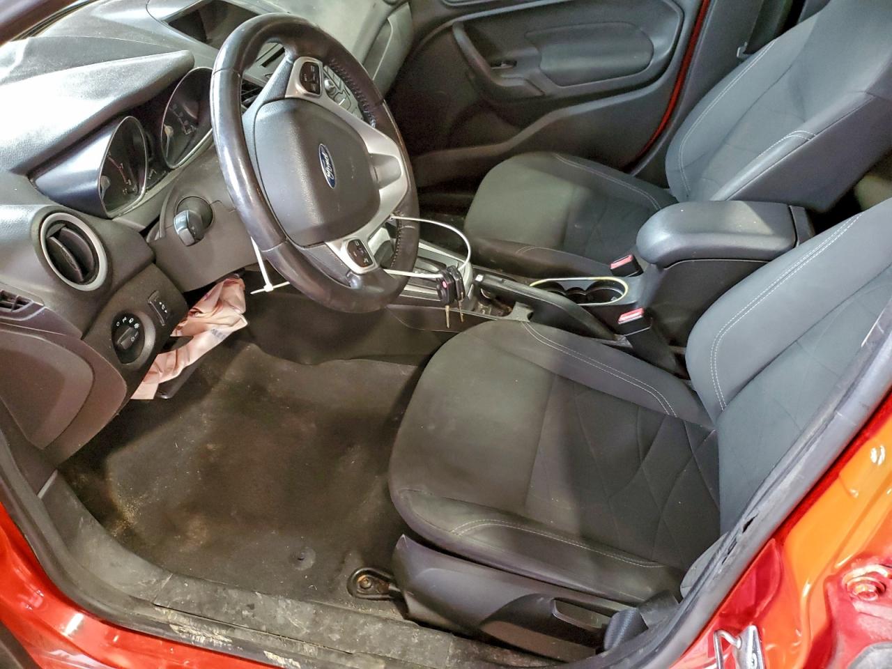 2015 FORD FIESTA SE photo 7