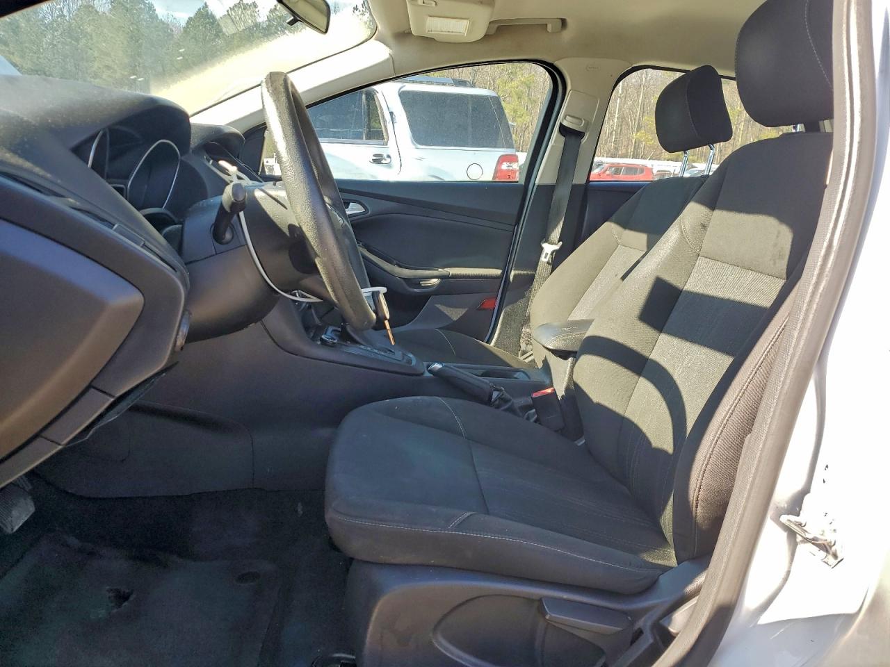 2015 FORD FOCUS SE photo 7