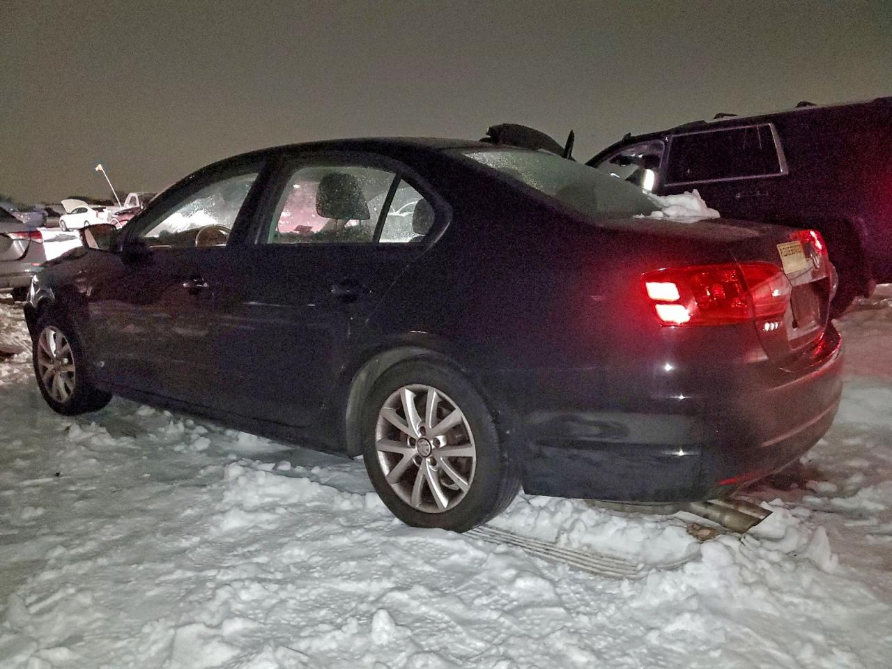 2012 VOLKSWAGEN JETTA SE photo 2
