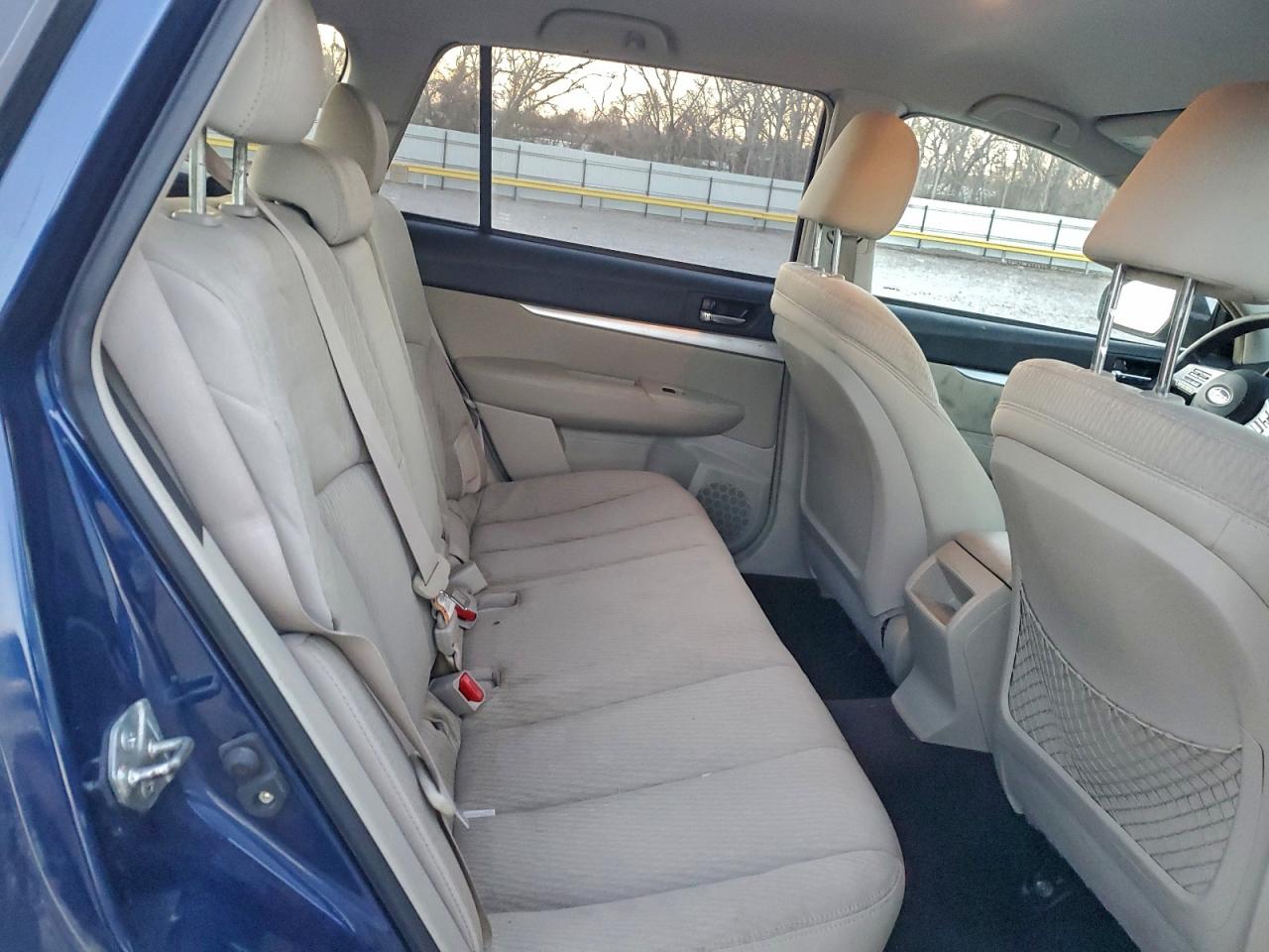 2010 SUBARU OUTBACK 2.5I PREMIUM photo 11