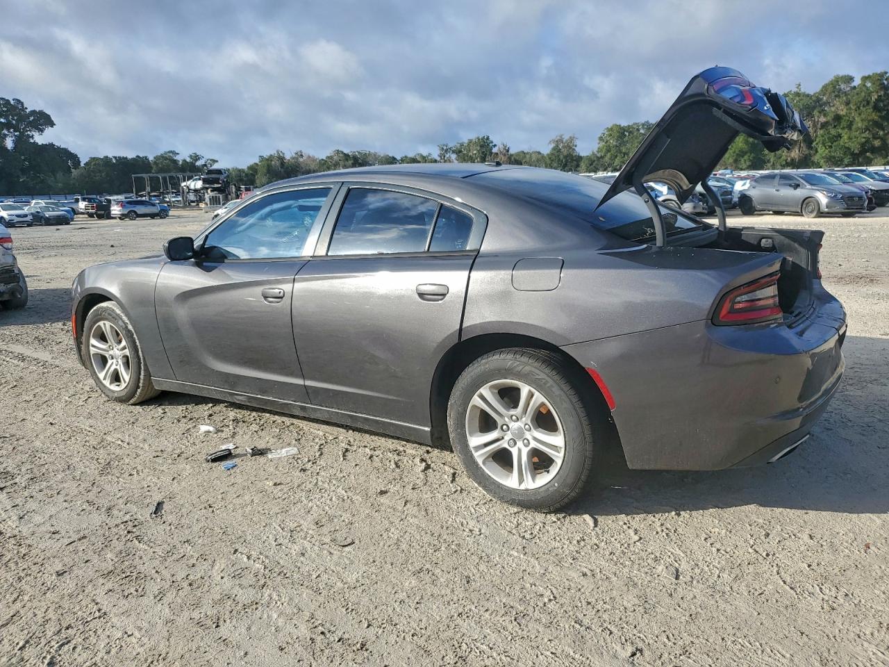 2015 DODGE CHARGER SE photo 2