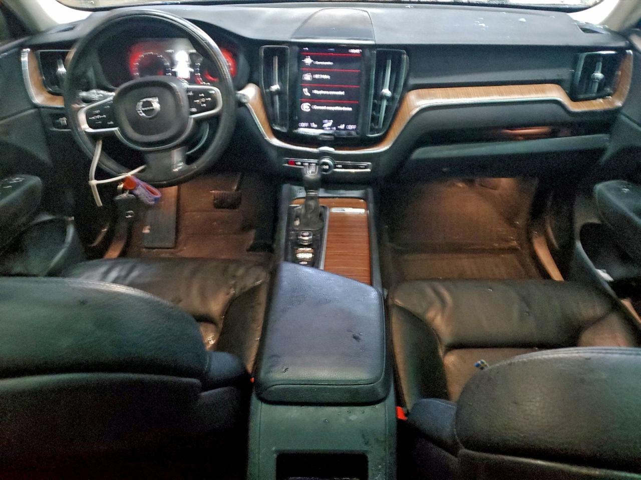 2021 VOLVO XC60 T5 MOMENTUM photo 8