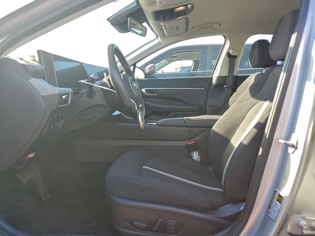 2025 HYUNDAI SONATA HYBRID photo 7