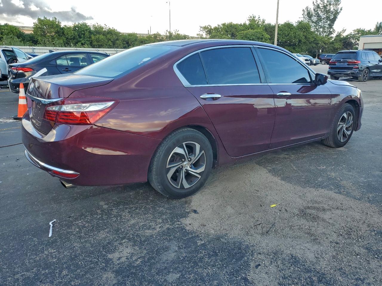 2016 HONDA ACCORD LX photo 3