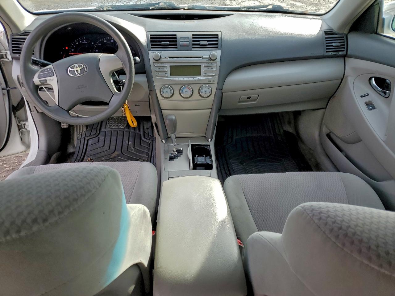 2011 TOYOTA CAMRY BASE photo 8